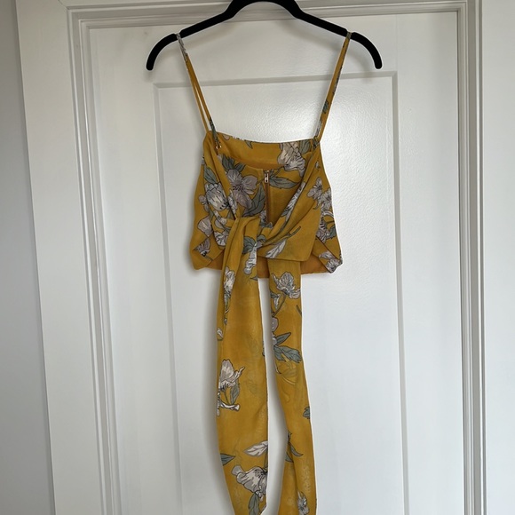 Chrishelle x JOA yellow floral top with multi-purpose ties - Picture 3 of 3